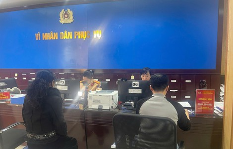 Cảnh báo tình trạng "cò" dịch vụ cấp, đổi giấy phép lái xe