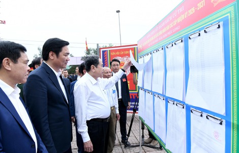 Cử tri cả nước phát huy quyền làm chủ, trực tiếp lựa chọn những đại biểu tiêu biểu, xứng đáng nhất