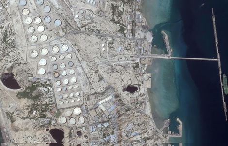 Mỹ tuyên bố xóa sổ mọi mục tiêu quân sự ở "trái tim dầu mỏ" Iran