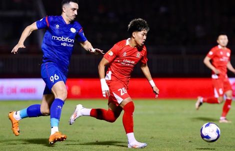 VAR từ chối bàn thắng của PVF-CAND, Khoa Ngô tỏa sáng giúp Công an TP HCM thắng 1-0