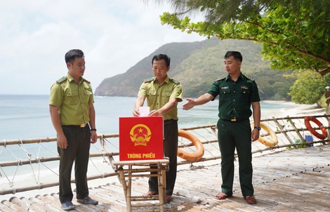 "Vượt sóng" đưa thùng phiếu đến từng cử tri