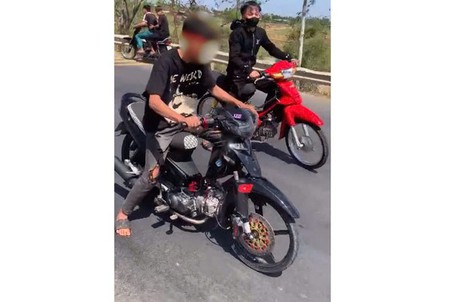 Gia Lai: Truy tìm nhóm thanh niên “đua kéo”, nẹt pô xe trên đường Trường Sơn Đông