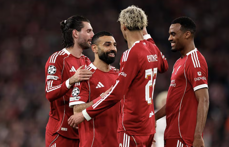 Liverpool đè bẹp Galatasaray, hiên ngang vào tứ kết Champions League