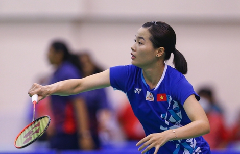 Thùy Linh thắng nghẹt thở tay vợt hạng 17 thế giới ở giải Super 300