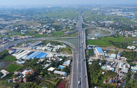 Cận cảnh công trường thi công tuyến đường Vành đai 3-TPHCM qua Tây Ninh