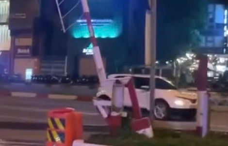 Lái xe đi lùi trên đại lộ Phạm Văn Đồng, nam tài xế ở TPHCM bị phạt