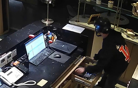 Đột nhập khách sạn ở trung tâm TPHCM trộm tiền