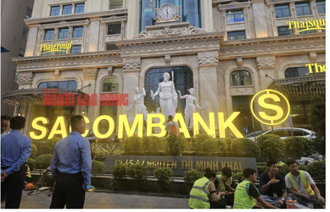 SACOMBANK lại khiến cổ đông và các nhà đầu tư bất ngờ với tờ trình mới