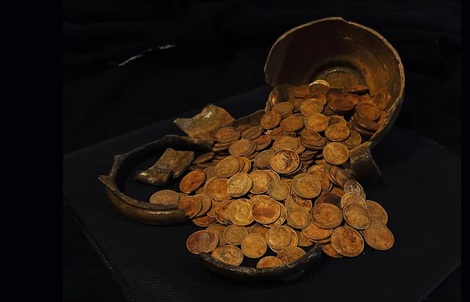 Xây nhà, tìm thấy kho báu nửa triệu đô dưới nền