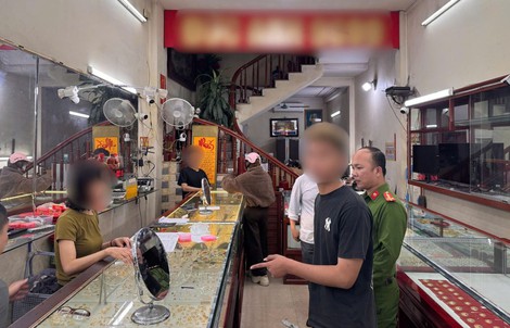 Bắt nghi phạm 18 tuổi gây ra vụ cướp giật tại tiệm vàng ở Hưng Yên