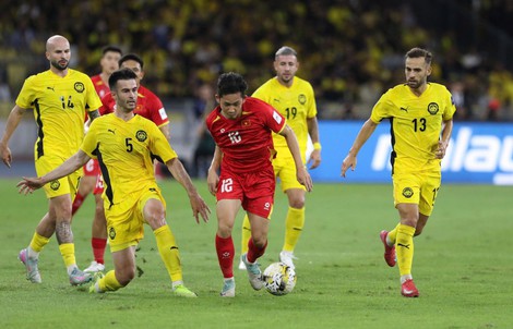 Tuyển Malaysia tiếp tục dùng cầu thủ nhập tịch tái đấu Việt Nam