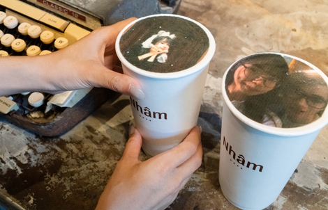 VIDEO: Trải nghiệm in hình lên ly hút giới trẻ