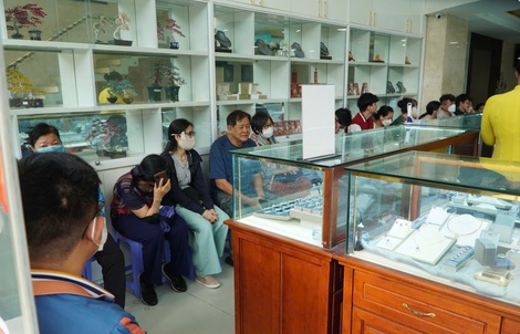 Tối 19-3, giá vàng, bạc chưa ngừng đà lao dốc không phanh