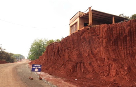 Sau khi báo chí phản ánh, Chủ tịch UBND tỉnh Đồng Nai chỉ đạo làm rõ việc nhiều nhà dân “treo cao” 