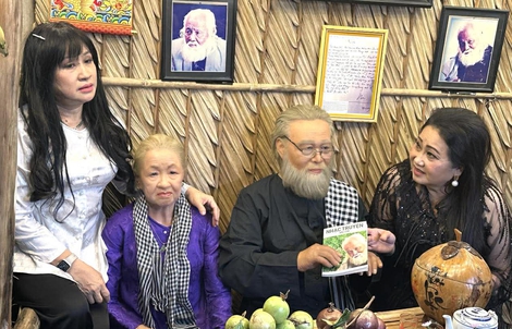 Thanh Hằng, Bích Thủy, Hạ Châu xúc động trong ngày giỗ nhạc sĩ – NSƯT Bắc Sơn