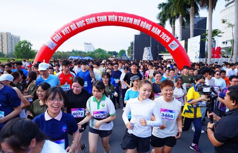 Hơn 1 tỉ đồng học bổng trao tặng sinh viên tại ngày hội sức trẻ