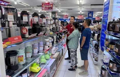 Điện máy, công nghệ "nhấp nhổm" tăng giá