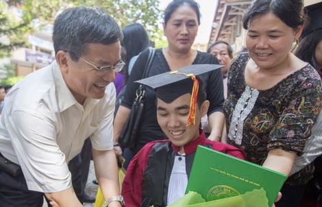 Người thầy kính yêu: "Thầy mong được làm bạn với con"