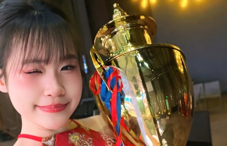 Đàm Thủy Tiên giành cúp vàng tại Liên hoan Nghệ thuật quốc tế châu Á - Thái Bình Dương