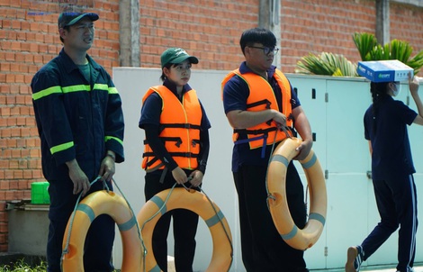 Công an TPHCM tuyên truyền về cháy nổ và đuối nước tại trường học