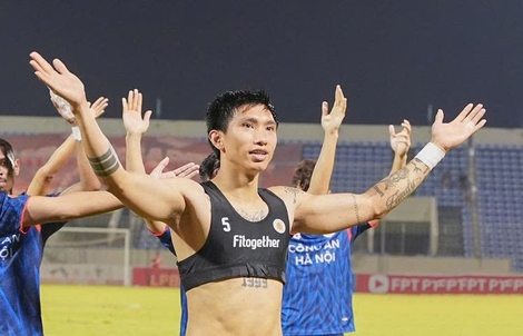 Đoàn Văn Hậu trở lại