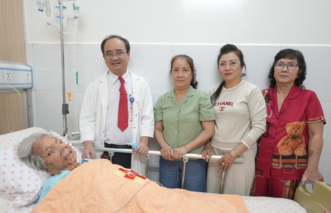 Cuộc đại phẫu đưa dạ dày "đi lạc" lên lồng ngực cụ bà về đúng vị trí