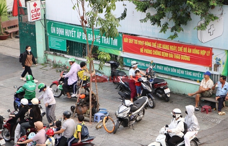 Tra cứu xe máy leo vỉa hè ở TPHCM bị phạt nguội