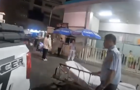 Công an phường ở TPHCM dẫn đường đưa đôi vợ chồng đến bệnh viện