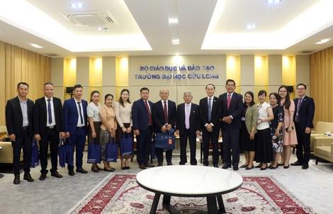 Trường Đại học Cửu Long tăng cường đào tạo nguồn nhân lực cho Lào