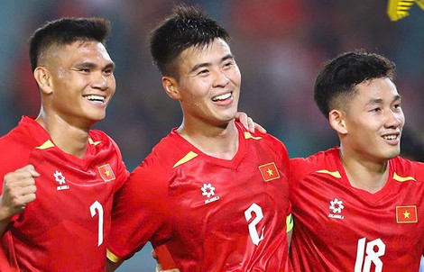 Tuyển Việt Nam thắng đậm Bangladesh đến 3 bàn không gỡ