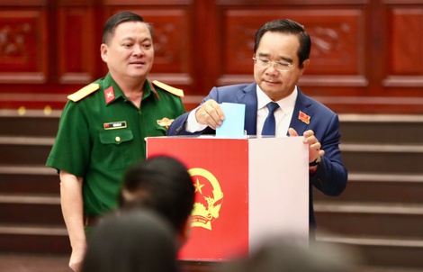 7 Phó Chủ tịch và 17 Ủy viên UBND TPHCM nhiệm kỳ mới