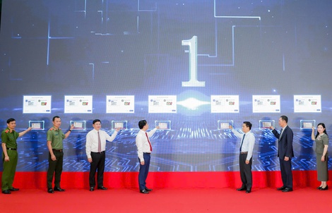 Agribank cùng Thanh Hóa triển khai Kiosk hành chính công thông minh