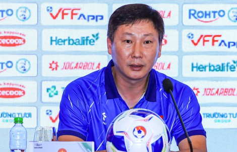 HLV Kim Sang-sik hài lòng với trận thắng cách biệt 2 bàn của tuyển Việt Nam