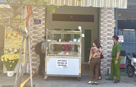 Thêm nhiều người nhập viện sau khi ăn bánh mì "không tên" ở TPHCM