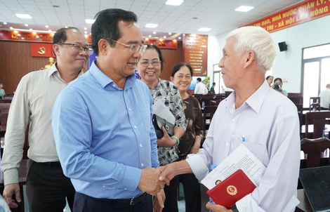 Chủ tịch UBND TPHCM: Du khách đi trên đường phố an toàn