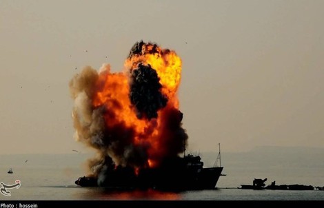 Iran tuyên bố tấn công tàu dầu của Mỹ; ông Donald Trump cảnh báo nóng