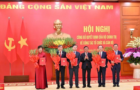 Công bố quyết định của Bộ Chính trị về tổ chức và lãnh đạo VTV, VOV, TTXVN và hai Viện Hàn lâm