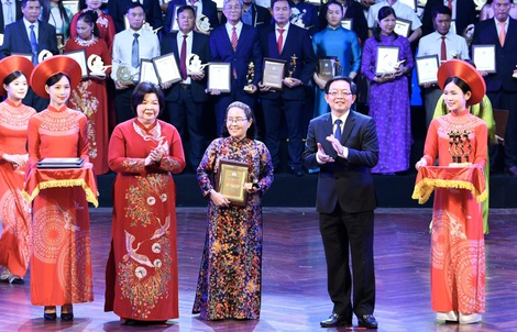 Mỗi hợp tác xã phấn đấu trở thành ngôi sao sáng