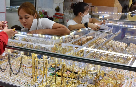 Giá vàng hôm nay, 11-4: Đảo chiều lao dốc