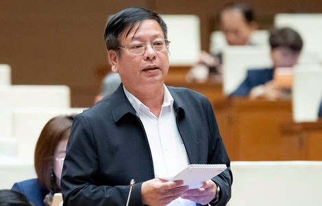 Không uỷ quyền ký giấy chứng tử, ai ký cấp cho người dân khi Chủ tịch xã đi công tác?