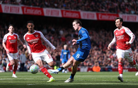 Arsenal thua sốc Bournemouth sân nhà, chậm bước cuộc đua vô địch