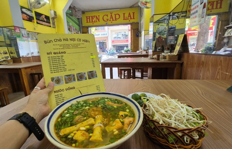 Suất ăn sáng dưới 20.000 đồng đang dần biến mất?