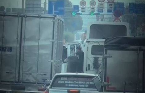 Tài xế xe container lạng lách sau mâu thuẫn giao thông ở TPHCM