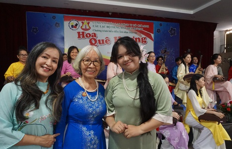 Ba thế hệ giữ sáng "Hoa quê hương" từ mái nhà "CLB Tiếng hát quê hương"