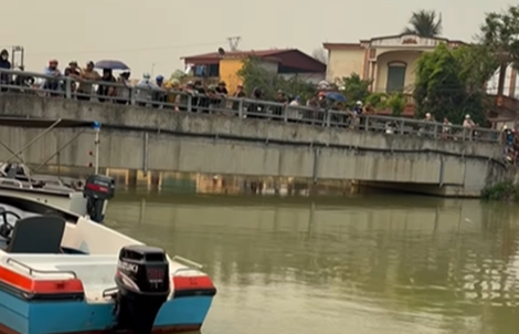 Trượt chân ngã xuống dòng nước xiết, nam sinh lớp 10 mất tích