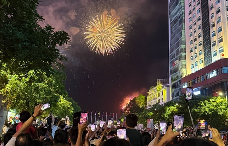 Doanh nghiệp nào tham gia tài trợ bắn pháo hoa dịp lễ 30-4 tại TPHCM?