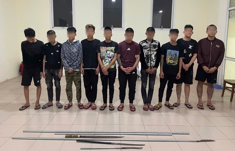 Khởi tố 3 đối tượng sử dụng vũ khí, truy đuổi nhau trên phố khiến 3 thanh niên thương vong