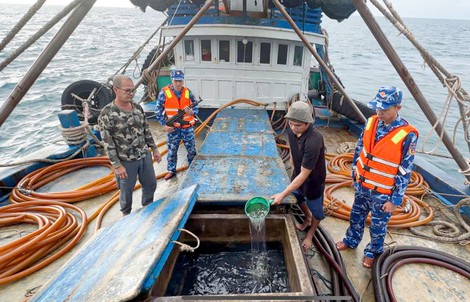Cảnh sát biển thu giữ hơn 2 triệu lít dầu trái phép