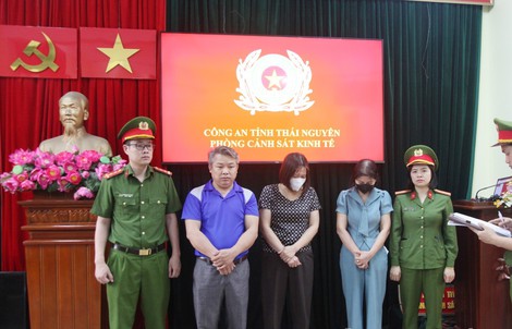 Một cựu hiệu trưởng bị bắt