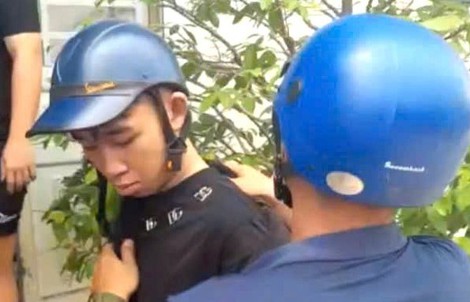 Nam sinh ở Đồng Nai đang đi trên đường thì bất ngờ bị đâm trọng thương 